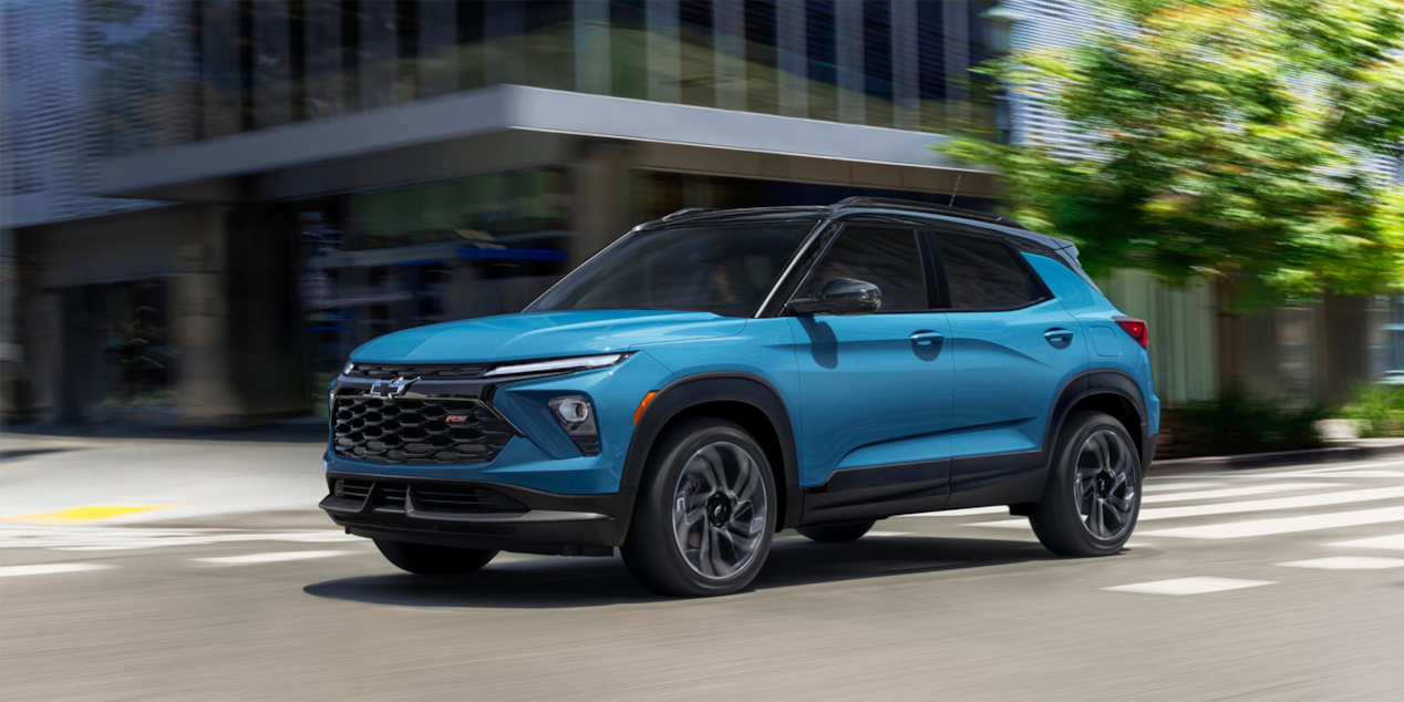 Chevrolet Trailblazer driving on City Street